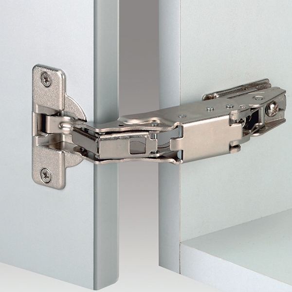 What is the maximum overlay of the hinge?