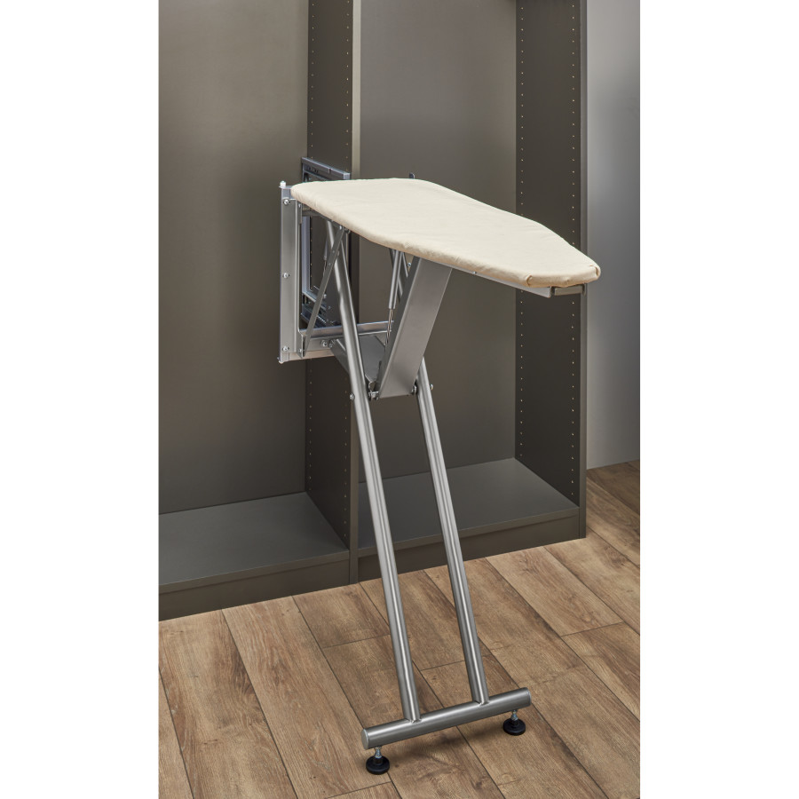 Can this unit be mounted either right side or left side of closet?