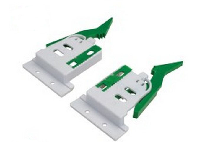 What is the adjustment type of the locking device?