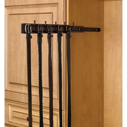 Can each belt hook hold more than one belt?