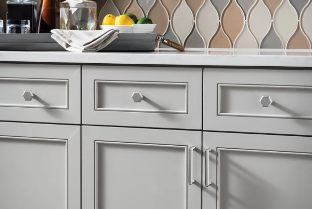 Decorative Cabinet Knobs and Pulls
