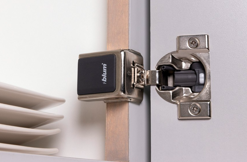 Blum COMPACT CLIP 31C 110° Hinge 1 14 Overlay Soft Closing Screw On Blum 31C355B20