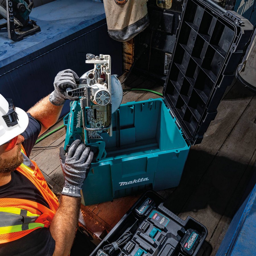 Makita T90021 Action Shot 2 in use Woodworker Express Blog